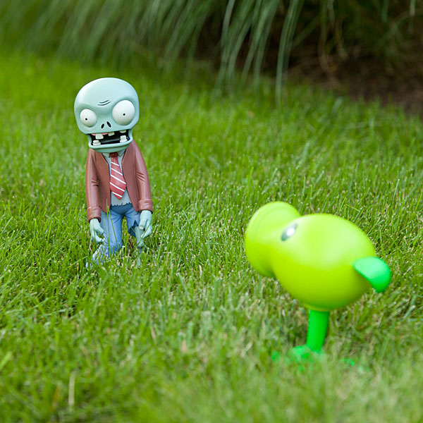 植物大战僵尸…真实版草坪装饰