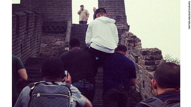 131002101428-justin-bieber-great-wall-of-china-story-top