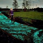 梵高（Vincent van Gogh）的家鄉荷蘭設計出「會發光」的星夜車道