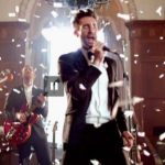 天哪?!!Maroon 5竟然是他們的婚禮歌手?