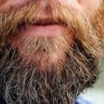 你的胡子可能跟你家的马桶一样脏？！