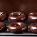 一天限定！Krispy Kreme「濃純巧克力甜甜圈」本週末全球發售