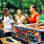 Sing for Hope Piano今夏再度回歸！50台手繪鋼琴將紐約街頭變身演奏會 (6/4-23)