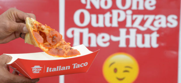 應對 Taco Bell 家的熱門美食 Mexican Pizza，Pizza Hut 推出 Italian Taco