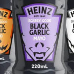 萬聖節氛圍拉滿！抵禦吸血鬼，Heinz 在英國推出黑蒜蛋黃醬