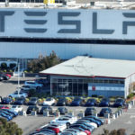 Tesla 在美召修逾32萬輛車 軟體問題致尾燈間歇開啟