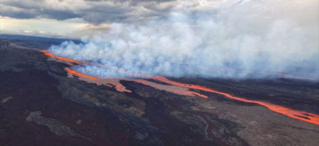 世界最大活火山   夏威夷的 Mauna Loa 昨晚開始噴發