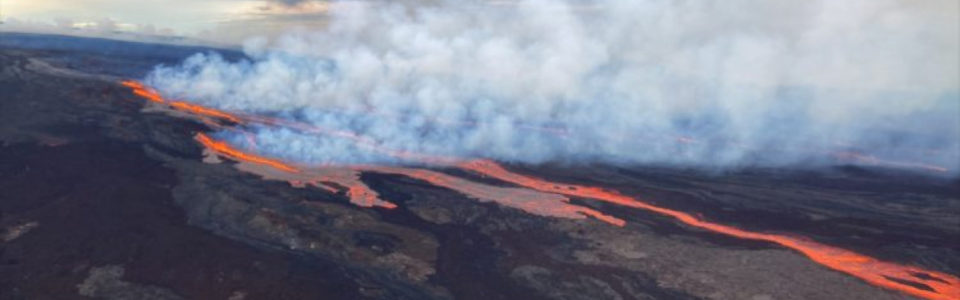 世界最大活火山   夏威夷的 Mauna Loa 昨晚開始噴發