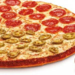 Little Caesars 推出新品  Slices-N-Stix 系列培根和墨西哥辣椒披薩
