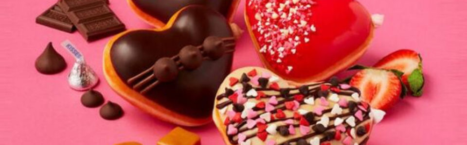 Krispy Kreme 推出以 Hershey’s 巧克力製作的全新心形甜甜圈