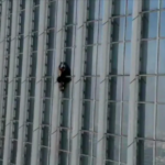 英國男子在韓國首爾徒手攀登摩天大樓，半路被拘留