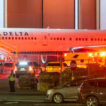 意外來的太突然😨Delta 飛機輪胎爆炸造成人員死亡受傷!!