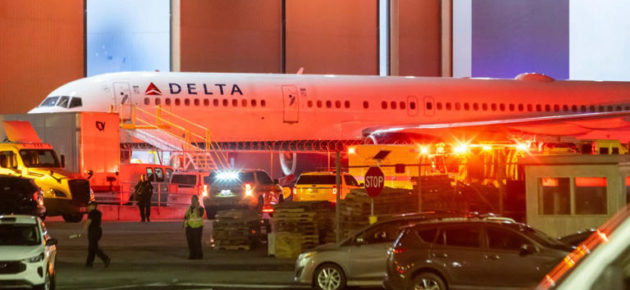 意外來的太突然😨Delta 飛機輪胎爆炸造成人員死亡受傷!!