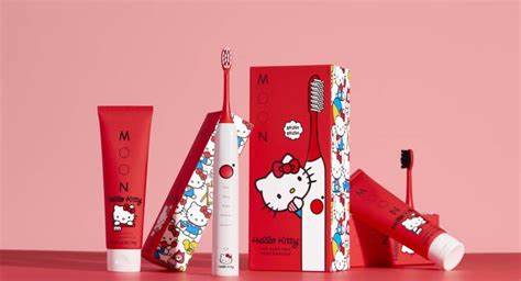 猫控们照过来 ~MOON x Hello Kitty联名推出牙齿护理产品!!