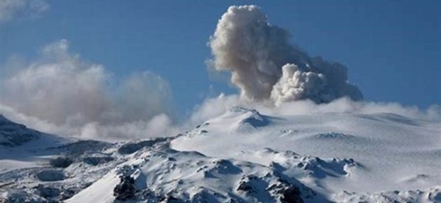 蠢蠢欲動?!阿拉斯加鄰近的火山即將爆發⛰️