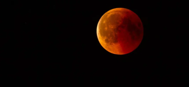 難得一見!!壯觀的「血月」將在全月食這天現身天空~🌕🔴