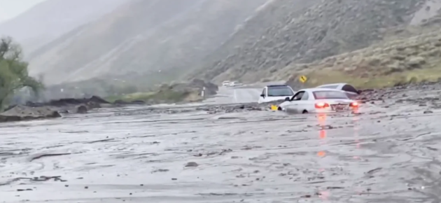 加州強烈暴風雨導致泥石流嚴重😦恐在全美引發龍捲風與野火