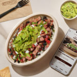 9 月 15 日穿著美式足球球衣可享 Chipotle 買一送一優惠!!