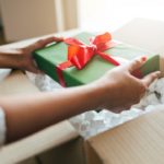 美國郵政（USPS）警告民眾注意寄到家門口的神秘包裹📦