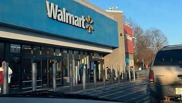 Walmart 暫停向 H-1B 簽證的申請人提供工作機會⛔
